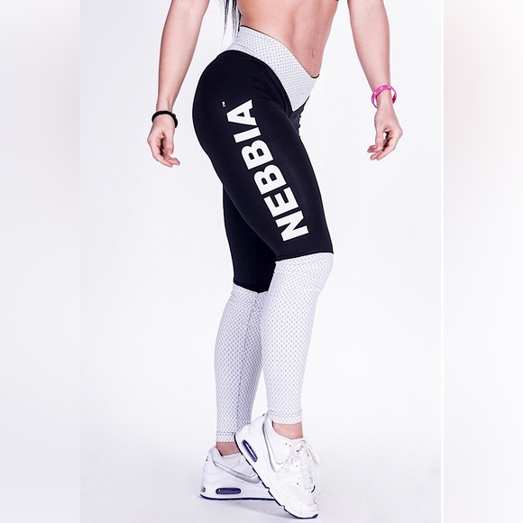 NEBBIA Heart Shape Scrunch Butt Leggings - Picture 1 of 8